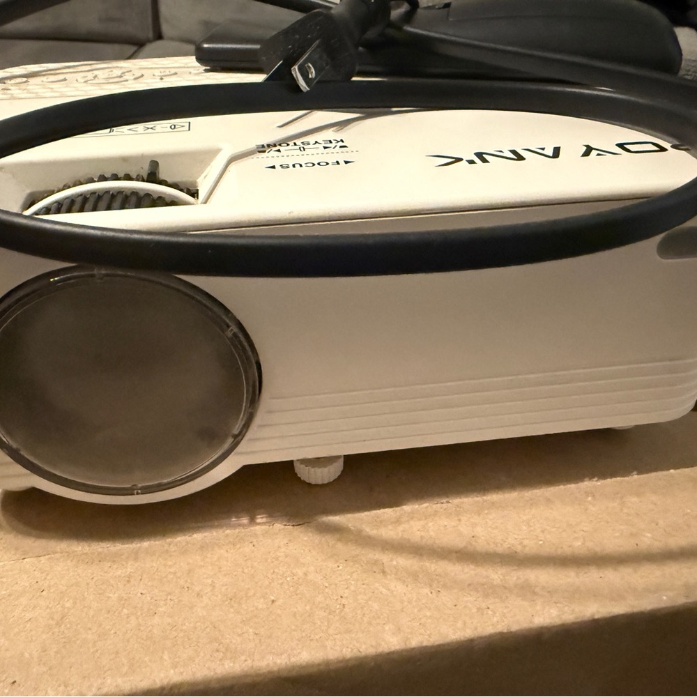 Poyank White Portable Projector